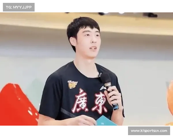 张明池身材发福状态堪忧打野球失准杜锋大失所望彻底荒废篮球天赋